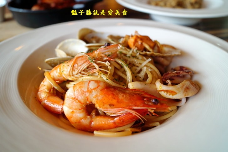 【Malt Share咖啡餐酒館】馬祖淡菜.好吃肥美正是好時節.牛肝菌野菇干貝燉飯煞是美味.佐酒開胃菜墨西哥辣雞翅