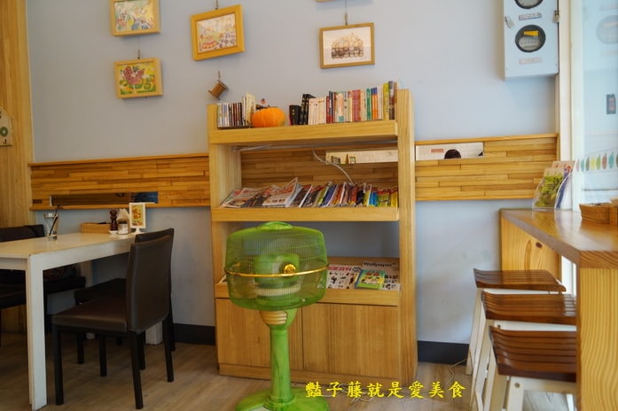 台中北平路美食．加湯專賣好湯．奶油起司焗烤麵包彈好食【豔子藤就是愛美食】