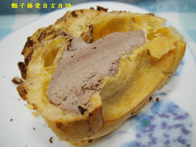 甜食糕點＆克朗奇手作爽脆泡芙。現吃現灌好吃又好玩【豔子藤美食嚐鮮試吃報告】