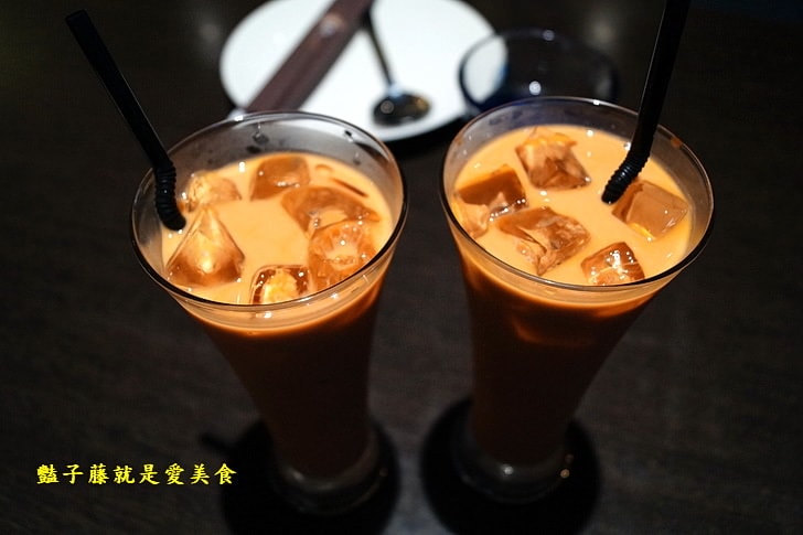【泰食尚泰式餐廳】台中南屯泰式料理大墩店．紅咖哩炒椰汁豬搭泰國茉莉香米飯．咖哩草蝦滑蛋柔嫩好吃