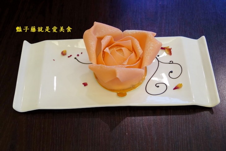 【甜忌廉】台中下午茶．香港師傅甜點店．巷弄隱藏的幸福甜心．豔子藤就是愛美食