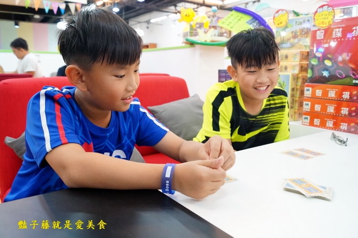 大魯閣新時代【享趣玩親子城】兒童職業體驗館．4D雷射戰場玩到樂不思蜀．文創商品銷售區桌遊老少咸宜闔家歡