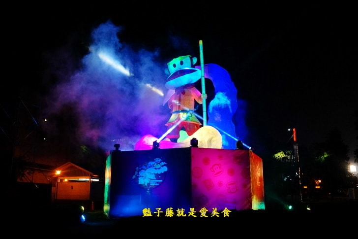 【2016中台灣燈會】與大嘴猴嬉遊台中．臺中公園燈區．日月湖水上花燈．音樂噴泉水舞表演