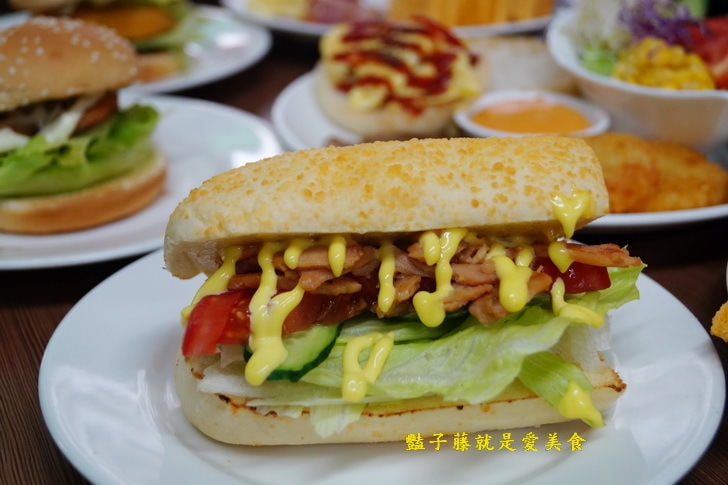 【蕃茄村漢堡】台中早午餐．元氣滿滿．好吃樂活堡．食尚輕食．豔子藤就是愛美食