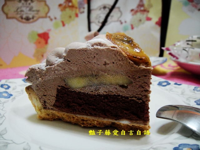 甜食糕點＆拉米爾法式烘焙夢工場。香蕉巧克力牛乳派和超濃牛乳牛軋糖的幸福之味【豔子藤美食嚐鮮試吃報告】