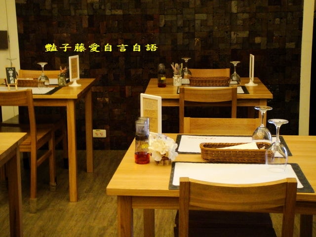 Demi House日式洋食館．超強手工漢堡排+起司豬排咖哩蛋包飯【豔子藤就是愛美食】
