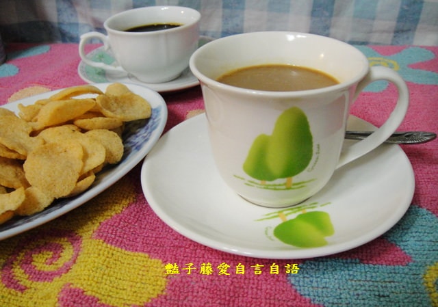 茶點零食＆綠森林米奇熊。泰國MANORA蝦餅+越南G7黑咖啡、三合一咖啡【豔子藤美食嚐鮮試吃報告】