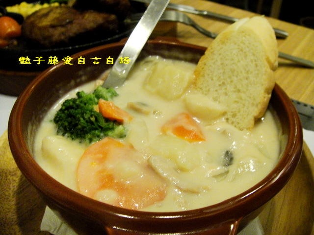 Demi House日式洋食館．超強手工漢堡排+起司豬排咖哩蛋包飯【豔子藤就是愛美食】