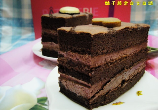 甜食糕點＆金格食品。法式馬卡龍巧克力彌月蛋糕【豔子藤美食嚐鮮試吃報告】