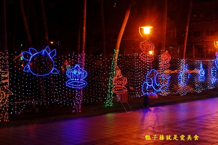 【2016中台灣燈會】與大嘴猴嬉遊台中．臺中公園燈區．日月湖水上花燈．音樂噴泉水舞表演