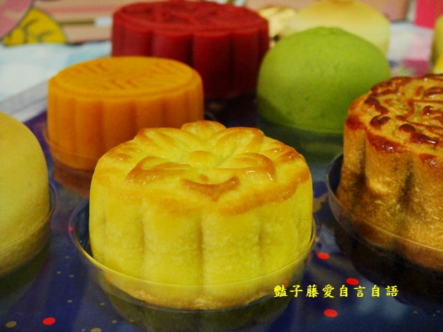 星球月餅之美味探險。2013金格采吟月中秋禮盒【豔子藤美食嚐鮮試吃報告】