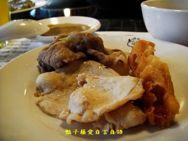 台中鍋物料理＆小蒙牛頂級麻辣養生鍋。杯裝哈根達斯吃到飽【豔子藤就是愛美食】登上聯合新聞網首頁