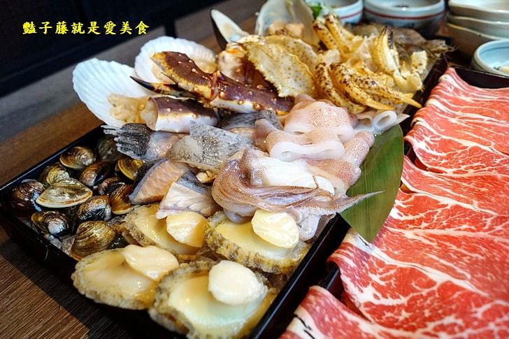 【鮨樂海鮮市場】台中日式超市.海裡游的陸上跑的都在海陸火鍋.粥底精華鮮味雜炊怎麼就這麼好吃啊