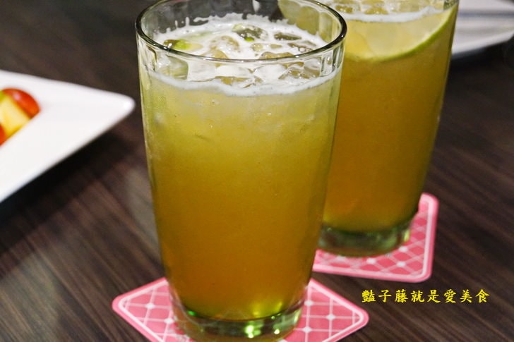 玻爾咖啡館．起司燻雞比利時鬆餅與藍寶石曼特寧的幸福下午茶【豔子藤就是愛美食】