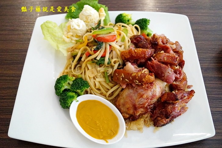 【Casamia義式餐廳】新竹異國美食．德國豬腳雙人套餐飽足又滿足．溫馨小館的美味幸福時光