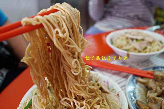 哈瑪星廟口正老牌汕頭麵．高雄代天宮廟邊在地小吃【豔子藤就是愛美食】登上聯合新聞網首頁