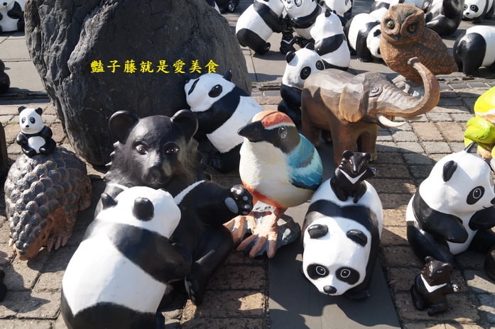 黑白雙熊遊南投．紙貓熊藝術展．巡迴名間鄉濁水車站【豔子藤旅遊全地圖】