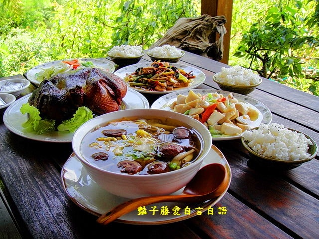 橄欖樹夢想園地。招牌美食搖擺雞想吃要先預訂【豔子藤就是愛美食】感謝推薦登上聯合新聞網首頁