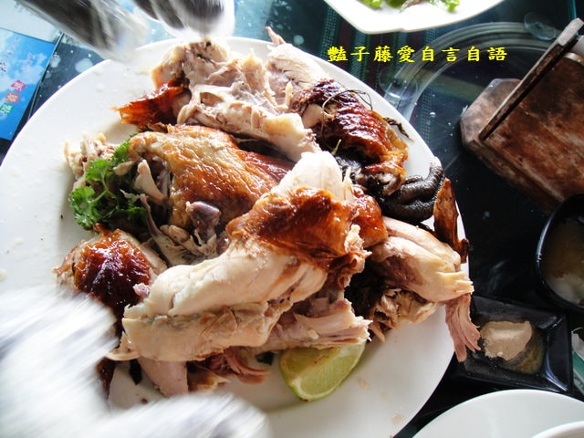 南投景觀餐廳&塔洛彎。烤得香噴噴的擺夷甕仔雞【豔子藤就是愛美食】感謝推薦登上聯合新聞網首頁