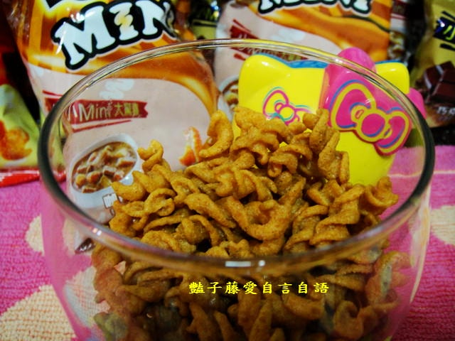 茶點零食＆可樂果mini巧克力BBQ咖哩。好吃零嘴大爆發【豔子藤美食嚐鮮試吃報告】