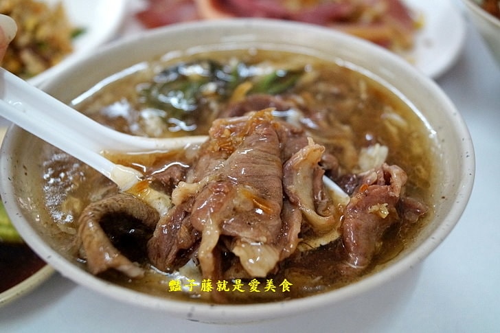 【大雅正統魷魚羹羊肉羮】台中大雅在地小吃．食尚玩家報導台灣小吃．羊肉炒飯與魷魚羹和肉角飯是人氣招牌