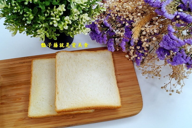 【品麵包】台中吐司專賣店.早晨六點半.中部最早出爐的完熟吐司.愛上吐司.50種吐司.日系歐式麵包細細品味