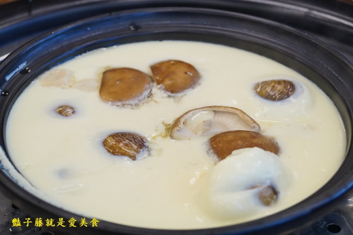 【蒸龍宴】台中大雅美食海鮮餐廳.秋蟹肥美.波士頓龍蝦鮮甜彈牙.精華粥底人間美味.蒸氣養生海鮮館.蒸食好料理
