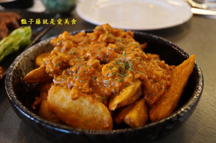 台中異國美食．昨日花卷跨界料理．血汗捏造牛肉堡招牌花卷好食【豔子藤就是愛美食】
