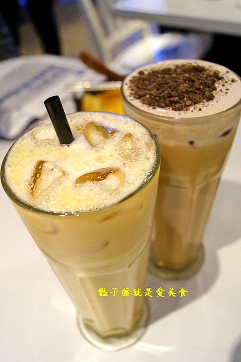 【鬍子茶WHO'S TEA逢甲店】逢甲商圈平價美食.歐巴的泡麵石鍋.布雷克的帕里尼.黑鬍子奶茶.恐龍美祿.美食環遊世界