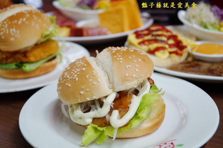 【蕃茄村漢堡】台中早午餐．元氣滿滿．好吃樂活堡．食尚輕食．豔子藤就是愛美食