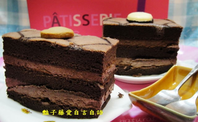 甜食糕點＆金格食品。法式馬卡龍巧克力彌月蛋糕【豔子藤美食嚐鮮試吃報告】