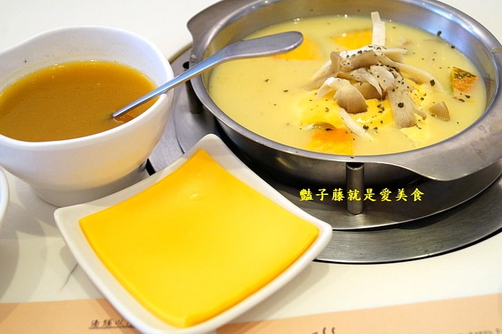【白米淇花媽火鍋物】逢甲鍋物.粥底海鮮鍋很私房.避冬暖暖鍋麻油雞.花媽特選養肝鮮蜆海鮮鍋.素食蔬食燒酒雞