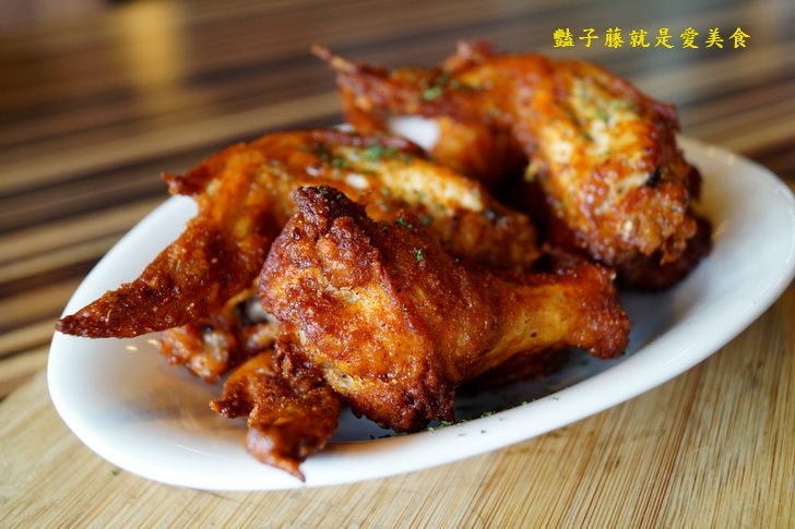 【Malt Share咖啡餐酒館】馬祖淡菜.好吃肥美正是好時節.牛肝菌野菇干貝燉飯煞是美味.佐酒開胃菜墨西哥辣雞翅