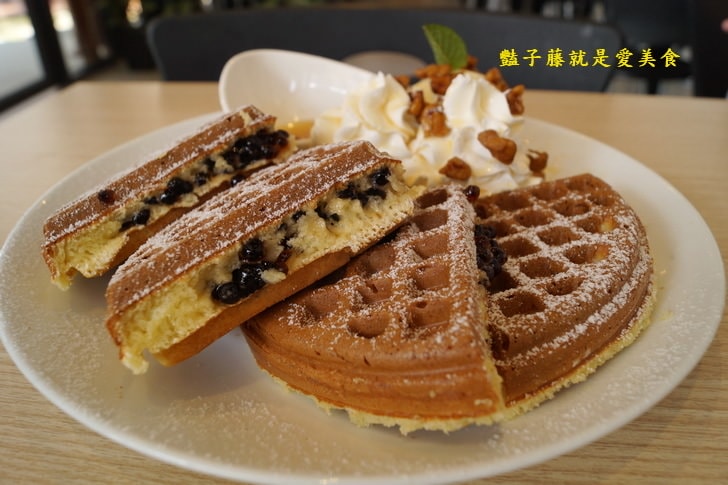 【光蠟樹喫茶館】台中下午茶.QQ珍珠冰淇淋鬆餅.丹麥金磚吐司.奶蓋綠茶.抹茶綠拿鐵.豔子藤美食地圖