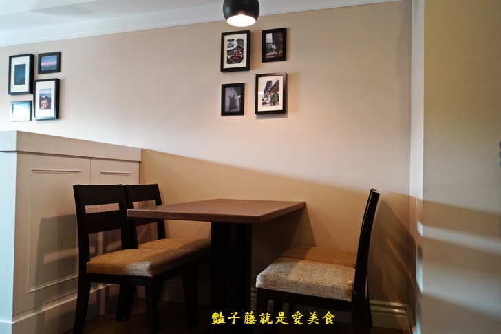 玻爾咖啡館．起司燻雞比利時鬆餅與藍寶石曼特寧的幸福下午茶【豔子藤就是愛美食】