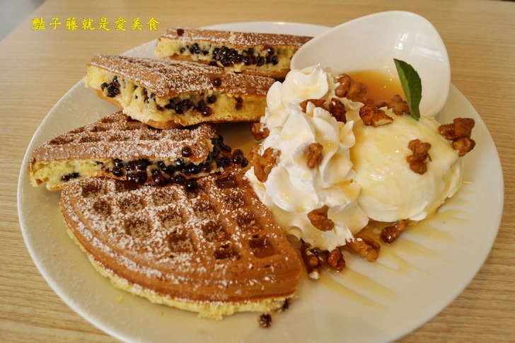 【光蠟樹喫茶館】台中下午茶.QQ珍珠冰淇淋鬆餅.丹麥金磚吐司.奶蓋綠茶.抹茶綠拿鐵.豔子藤美食地圖