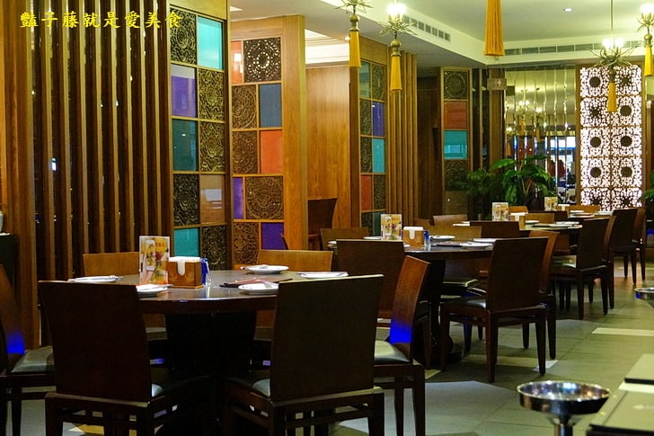 【泰食尚泰式餐廳】台中南屯泰式料理大墩店．紅咖哩炒椰汁豬搭泰國茉莉香米飯．咖哩草蝦滑蛋柔嫩好吃