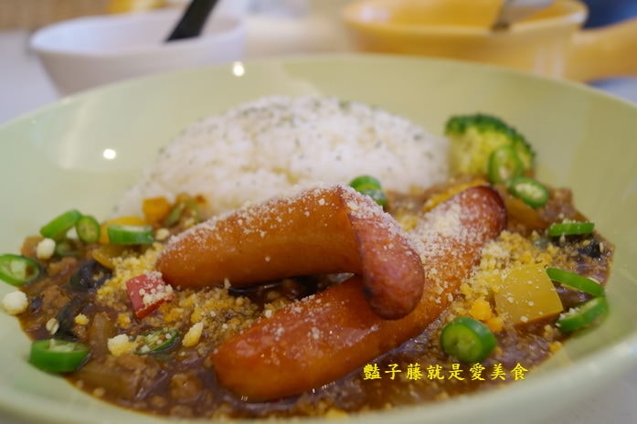 台中北平路美食．加湯專賣好湯．奶油起司焗烤麵包彈好食【豔子藤就是愛美食】