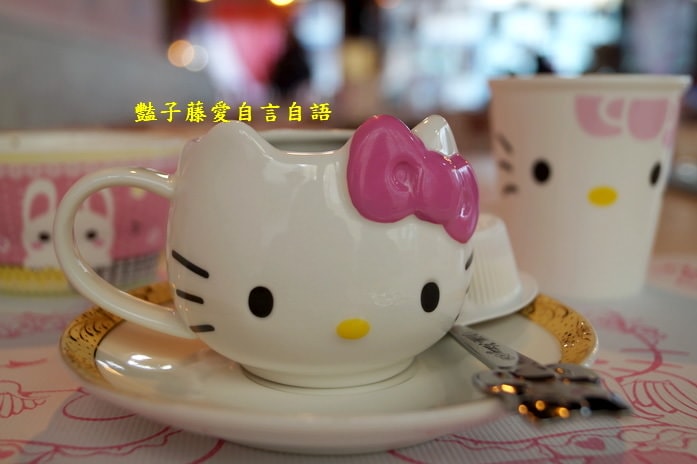 熾天使Kitty主題餐廳．一中街商圈紅樓卡哇伊【豔子藤就是愛美食】