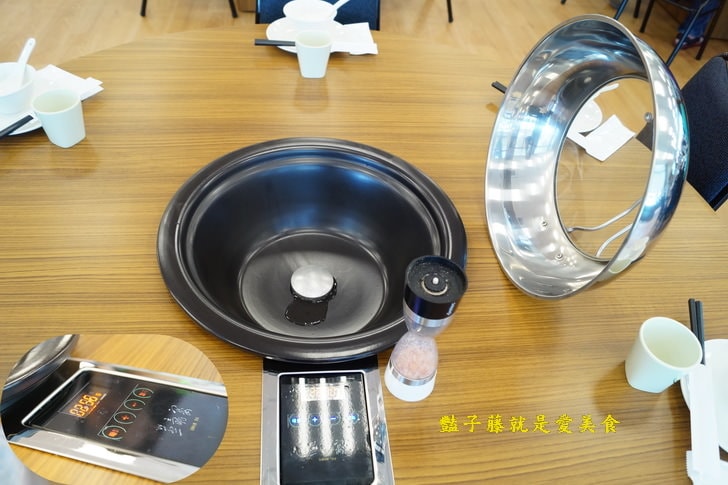 【蒸龍宴】台中大雅美食海鮮餐廳.秋蟹肥美.波士頓龍蝦鮮甜彈牙.精華粥底人間美味.蒸氣養生海鮮館.蒸食好料理