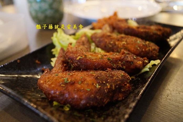 台中異國美食．昨日花卷跨界料理．血汗捏造牛肉堡招牌花卷好食【豔子藤就是愛美食】