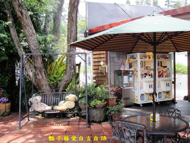 南投景觀餐廳&塔洛彎。烤得香噴噴的擺夷甕仔雞【豔子藤就是愛美食】感謝推薦登上聯合新聞網首頁