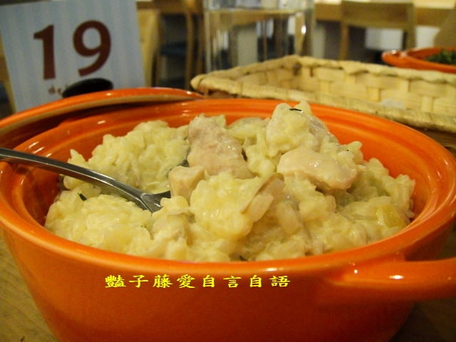 愛上奶油白醬蘑菇雞肉燉飯．DeLight Cafe【豔子藤就是愛美食】