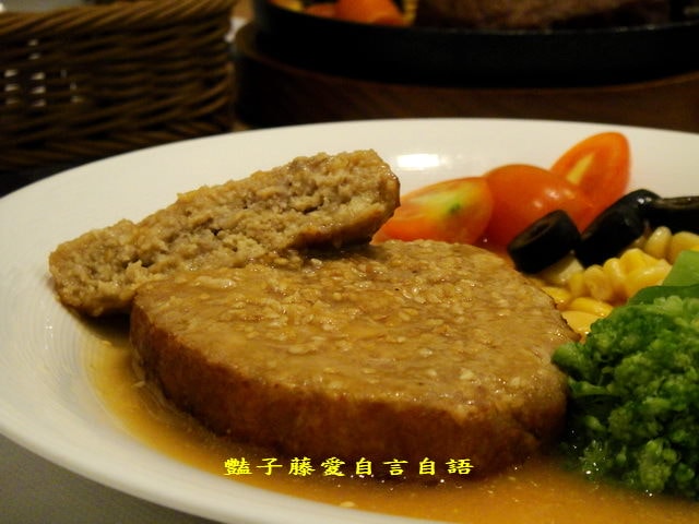 Demi House日式洋食館．超強手工漢堡排+起司豬排咖哩蛋包飯【豔子藤就是愛美食】
