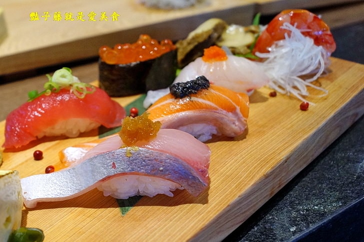 【鮨樂海鮮市場】台中日式超市.海裡游的陸上跑的都在海陸火鍋.粥底精華鮮味雜炊怎麼就這麼好吃啊