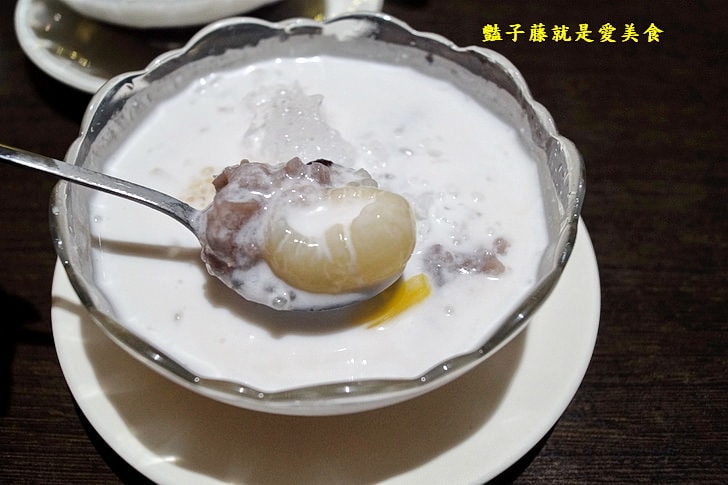 【泰食尚泰式餐廳】台中南屯泰式料理大墩店．紅咖哩炒椰汁豬搭泰國茉莉香米飯．咖哩草蝦滑蛋柔嫩好吃