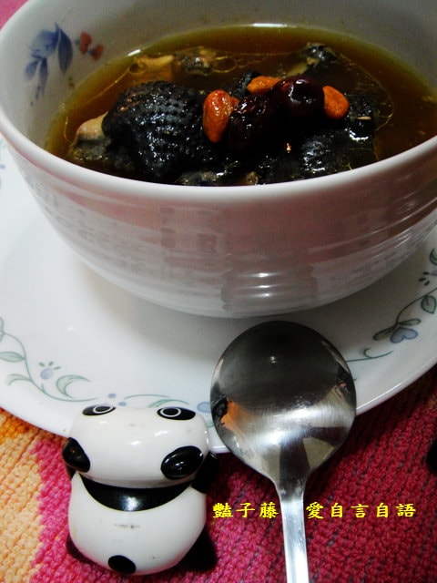 豔家廚房＆薑母烏骨雞湯。冬季滋補好湯簡單料理【豔子藤就是愛美食】