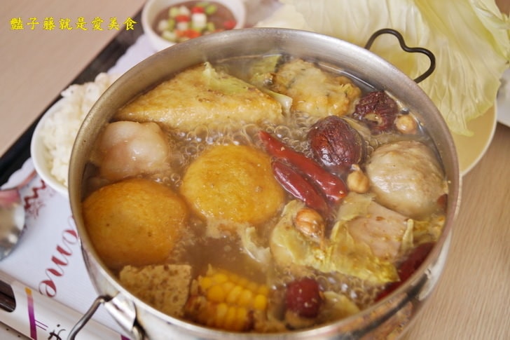 【草泥馬咖啡】台中新社親子遊．可愛草泥馬萌翻天．餵食草泥馬教戰守則．豔子藤旅遊地圖