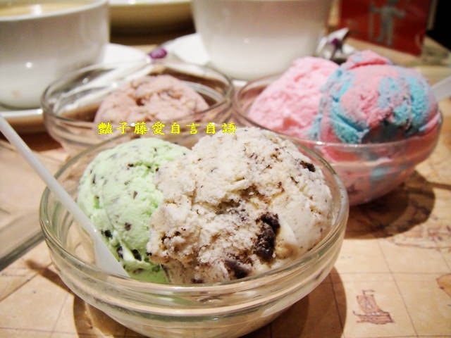 台中異國美食＆納尼亞義式餐廳手工窯烤披薩美味義大利麵吃到飽【豔子藤就是愛美食】