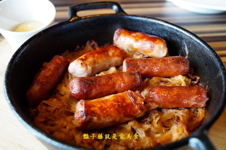 【Malt Share咖啡餐酒館】馬祖淡菜.好吃肥美正是好時節.牛肝菌野菇干貝燉飯煞是美味.佐酒開胃菜墨西哥辣雞翅